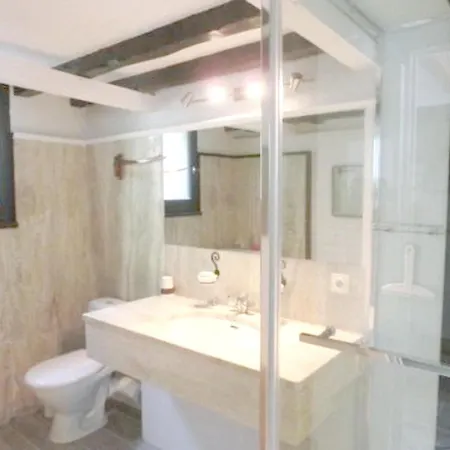 Studio A Sur Mer A 400 M De La Plage Avec Vue Sur La Mer Terrasse Amenagee Et Wifi Апартаменты *